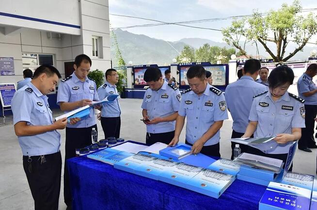 智璟無(wú)人機(jī)立足70周年國(guó)慶大慶， 為漢陰警務(wù)保障工作保駕護(hù)航